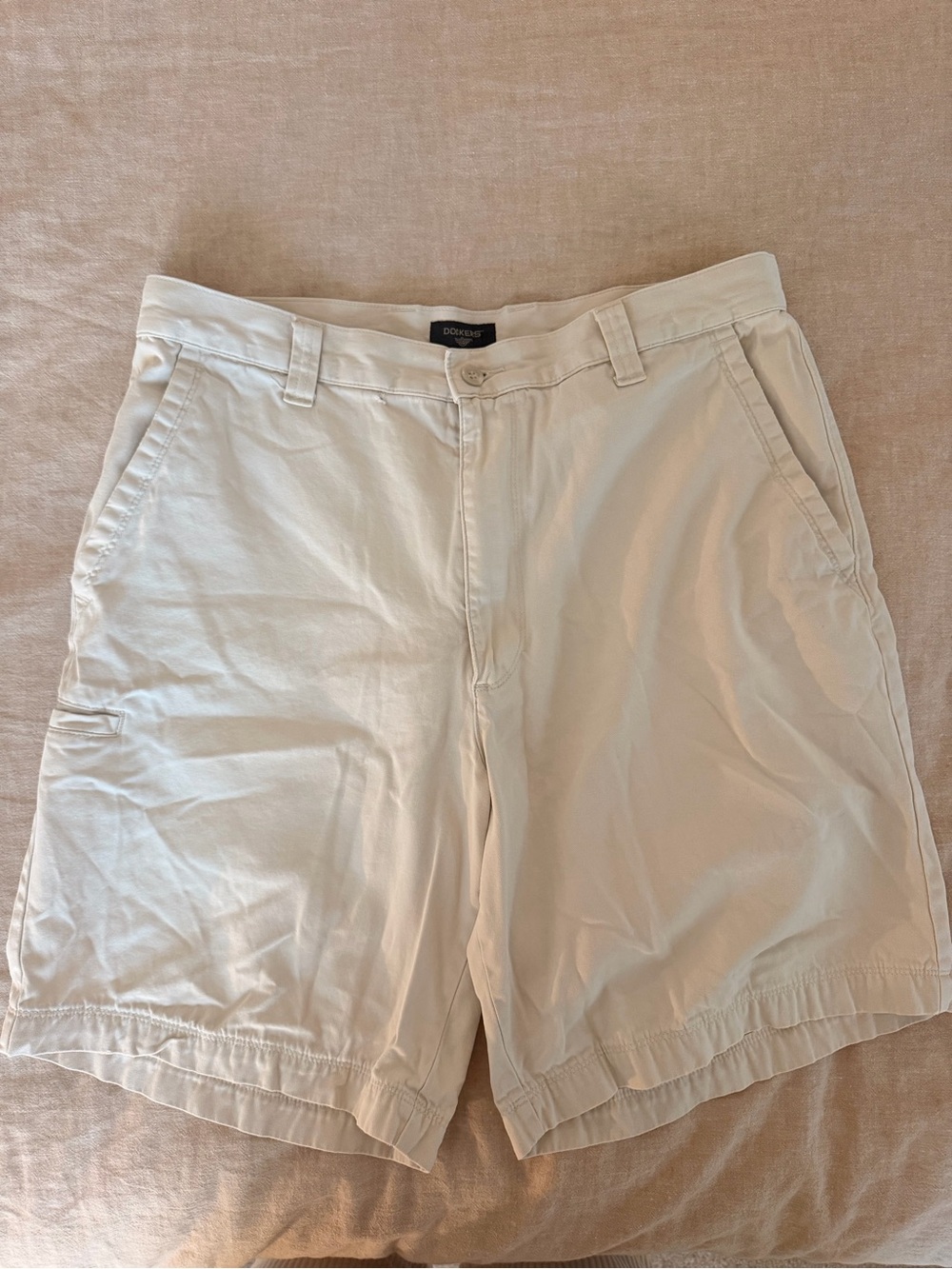 Dockers Cream Cargo Shorts